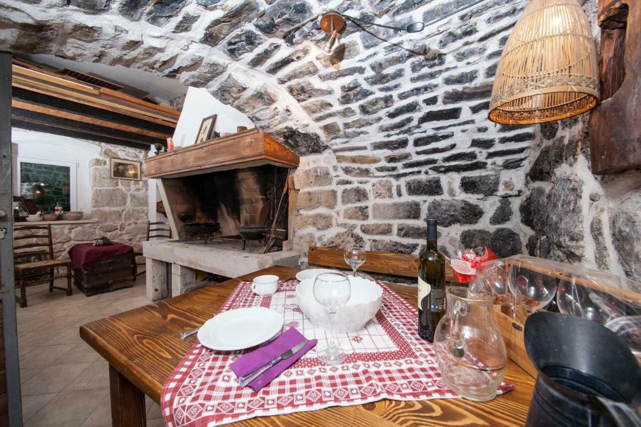 Вилла Old Stone House Mario Подгора Экстерьер фото